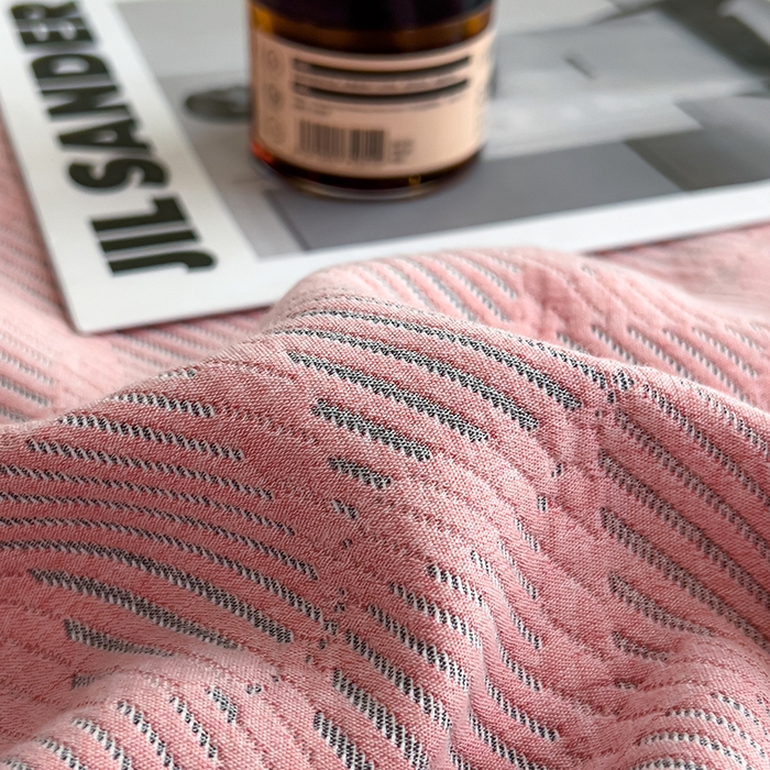 91家纺网 家纺一手货源 找家纺 世纪绒品 2026新款A类全棉纯棉三层纱多功能毛巾被盖毯床单夏被夏凉被空调被 莫奈-粉