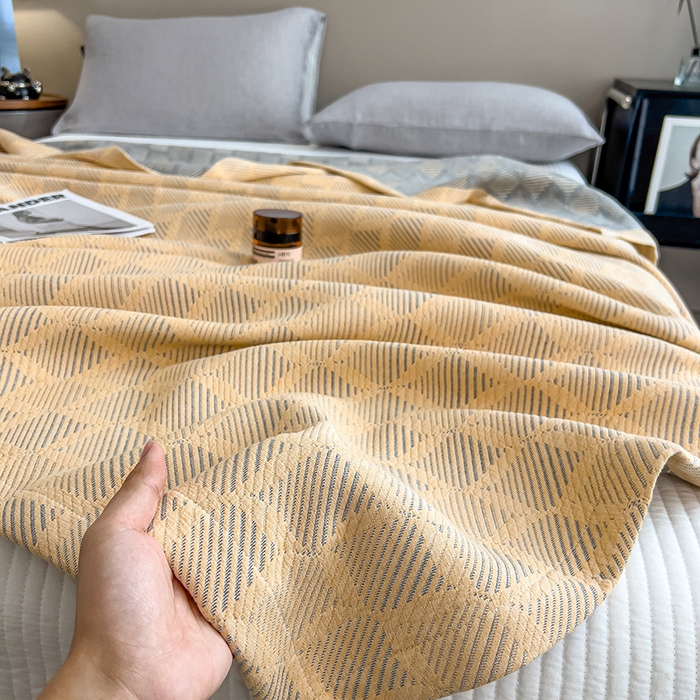 91家纺网 家纺一手货源 找家纺 世纪绒品 2025新款A类全棉纯棉三层纱多功能毛巾被盖毯床单夏被夏凉被空调被 莫奈-黄