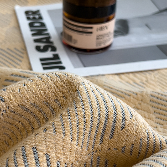 91家纺网 家纺一手货源 找家纺 世纪绒品 2025新款A类全棉纯棉三层纱多功能毛巾被盖毯床单夏被夏凉被空调被 莫奈-黄