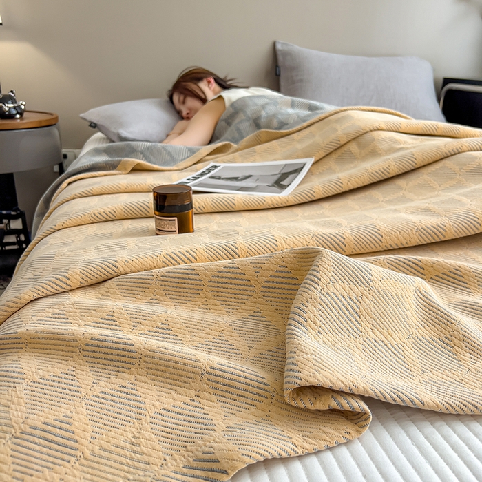 91家纺网 家纺一手货源 找家纺 世纪绒品 2025新款A类全棉纯棉三层纱多功能毛巾被盖毯床单夏被夏凉被空调被 莫奈-黄