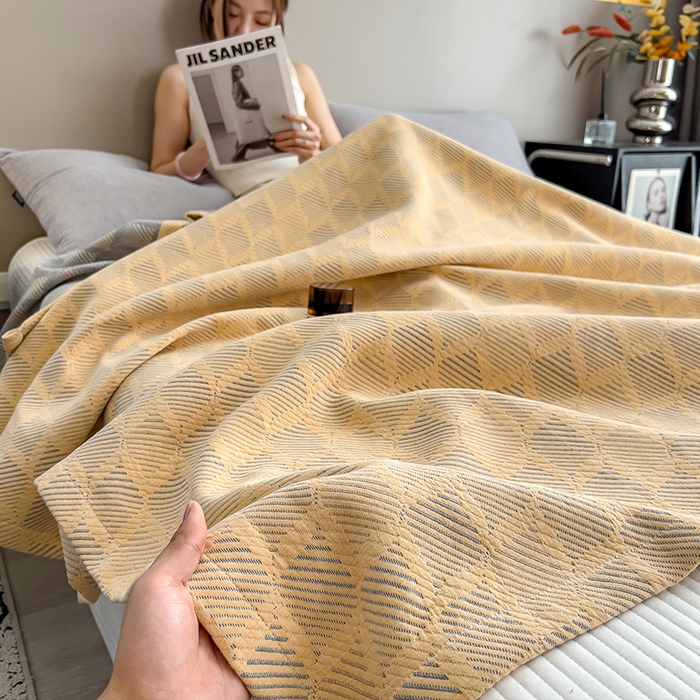 91家纺网 家纺一手货源 找家纺 世纪绒品 2025新款A类全棉纯棉三层纱多功能毛巾被盖毯床单夏被夏凉被空调被 莫奈-黄