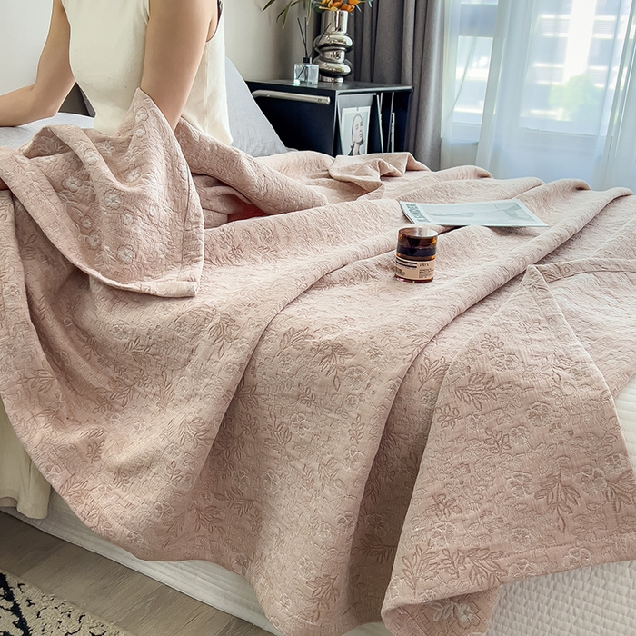 91家纺网 家纺一手货源 找家纺 世纪绒品 2025新款A类全棉纯棉三层纱多功能毛巾被盖毯床单夏被夏凉被空调被 秋韵-咖