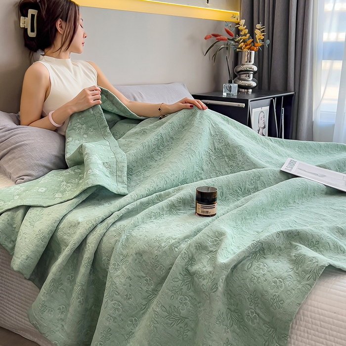 91家纺网 家纺一手货源 找家纺 世纪绒品 2025新款A类全棉纯棉三层纱多功能毛巾被盖毯床单夏被夏凉被空调被 秋韵-绿