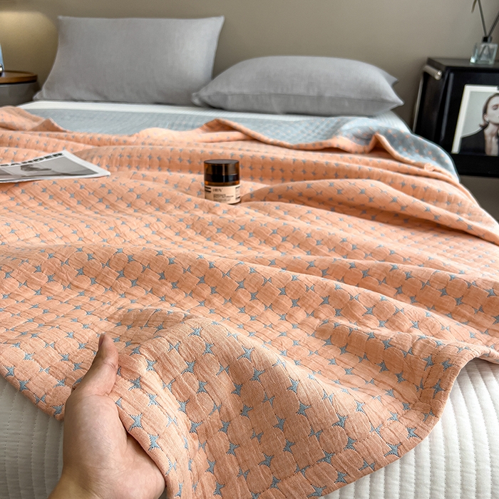 91家纺网 家纺一手货源 找家纺 世纪绒品 2025新款A类全棉纯棉三层纱多功能毛巾被盖毯床单夏被夏凉被空调被 时光-橙粉