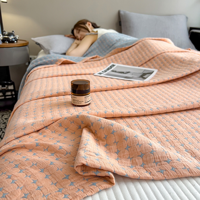 91家纺网 家纺一手货源 找家纺 世纪绒品 2025新款A类全棉纯棉三层纱多功能毛巾被盖毯床单夏被夏凉被空调被 时光-橙粉