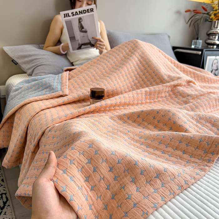 91家纺网 家纺一手货源 找家纺 世纪绒品 2025新款A类全棉纯棉三层纱多功能毛巾被盖毯床单夏被夏凉被空调被 时光-橙粉