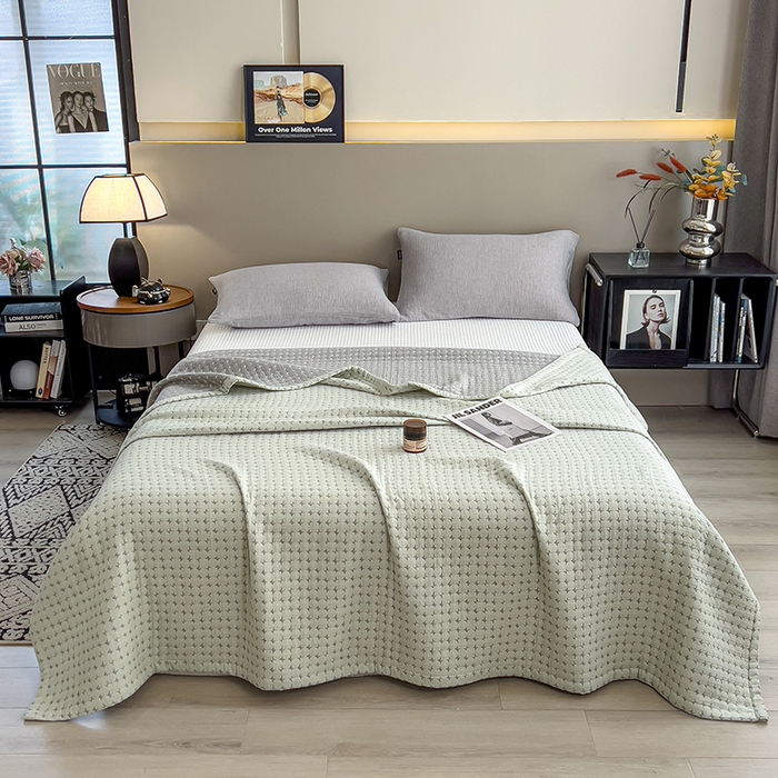 91家纺网 家纺一手货源 找家纺 世纪绒品 2025新款A类全棉纯棉三层纱多功能毛巾被盖毯床单夏被夏凉被空调被 时光-淡绿