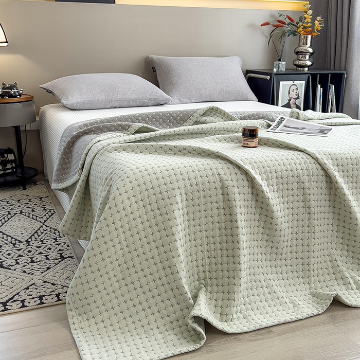 91家纺网 家纺一手货源 找家纺 世纪绒品 2025新款A类全棉纯棉三层纱多功能毛巾被盖毯床单夏被夏凉被空调被 时光-淡绿