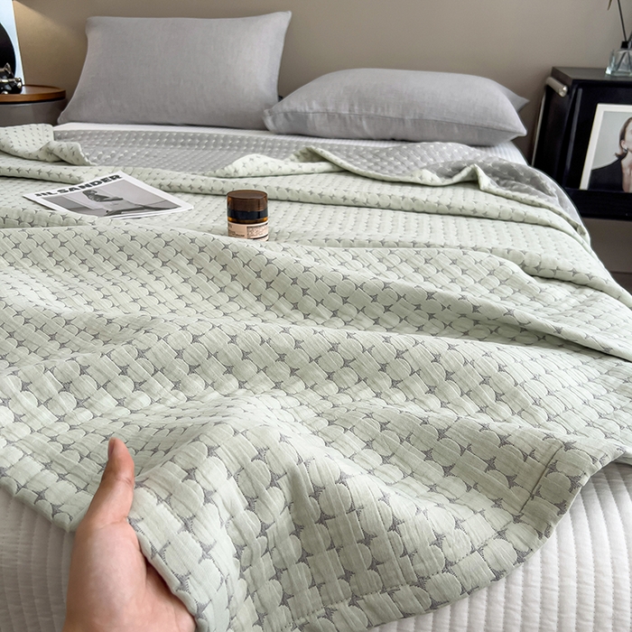 91家纺网 家纺一手货源 找家纺 世纪绒品 2025新款A类全棉纯棉三层纱多功能毛巾被盖毯床单夏被夏凉被空调被 时光-淡绿