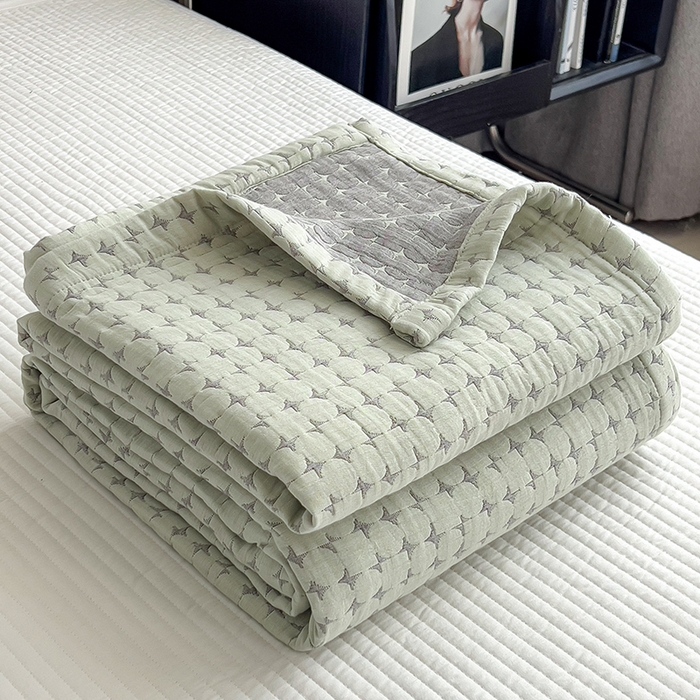 91家纺网 家纺一手货源 找家纺 世纪绒品 2025新款A类全棉纯棉三层纱多功能毛巾被盖毯床单夏被夏凉被空调被 时光-淡绿