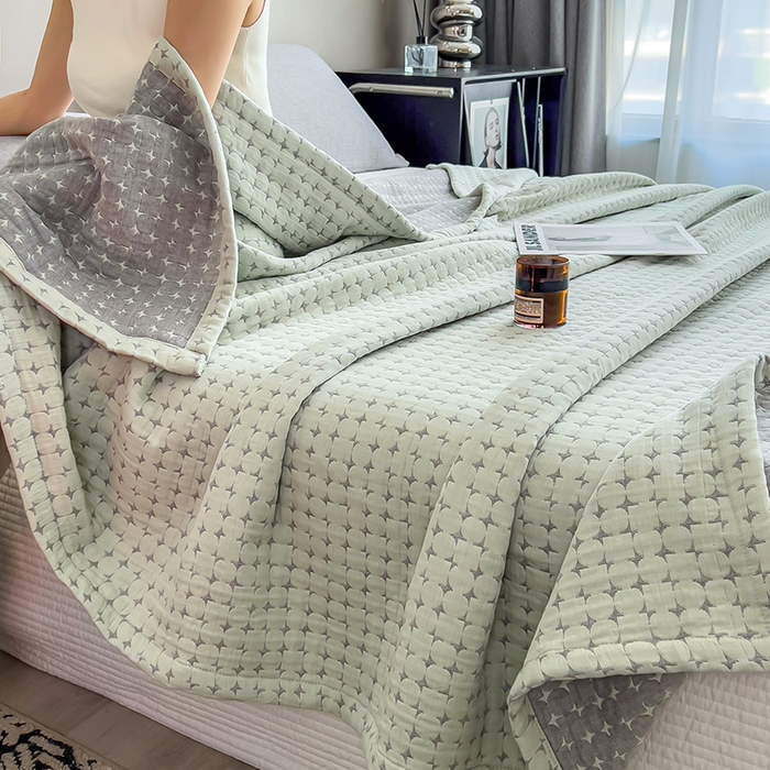 91家纺网 家纺一手货源 找家纺 世纪绒品 2025新款A类全棉纯棉三层纱多功能毛巾被盖毯床单夏被夏凉被空调被 时光-淡绿