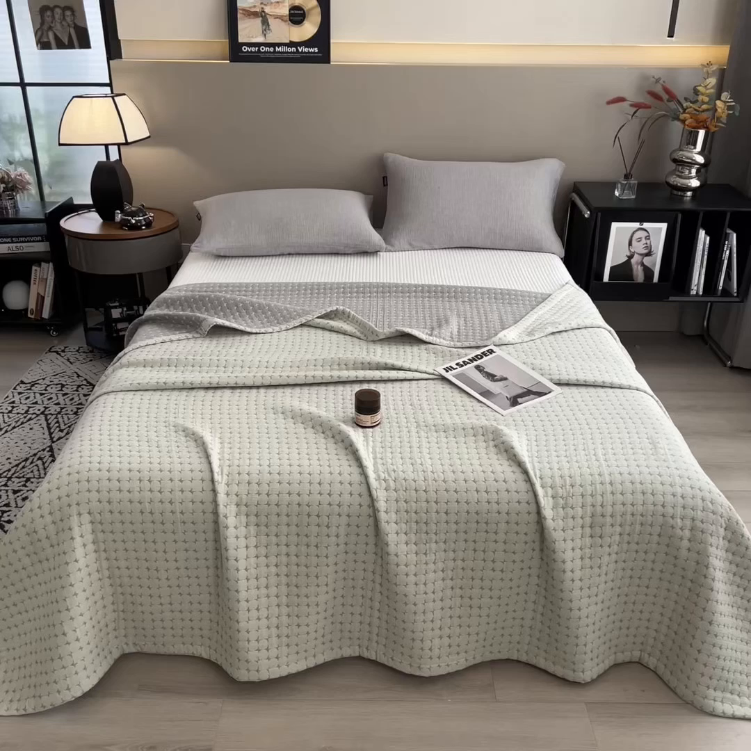 91家纺网 家纺一手货源 找家纺 世纪绒品 2025新款A类全棉纯棉三层纱多功能毛巾被盖毯床单夏被夏凉被空调被 时光-淡绿