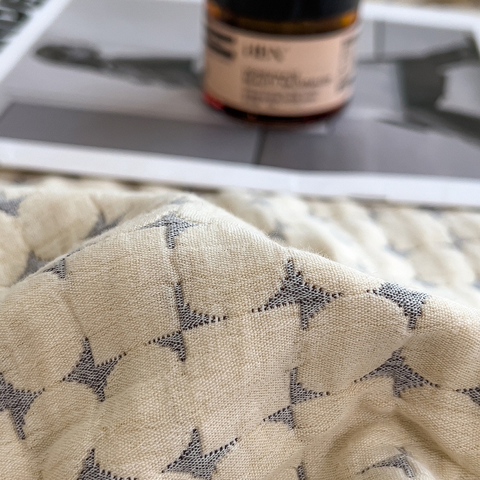 91家纺网 家纺一手货源 找家纺 世纪绒品 2025新款A类全棉纯棉三层纱多功能毛巾被盖毯床单夏被夏凉被空调被 时光-卡其