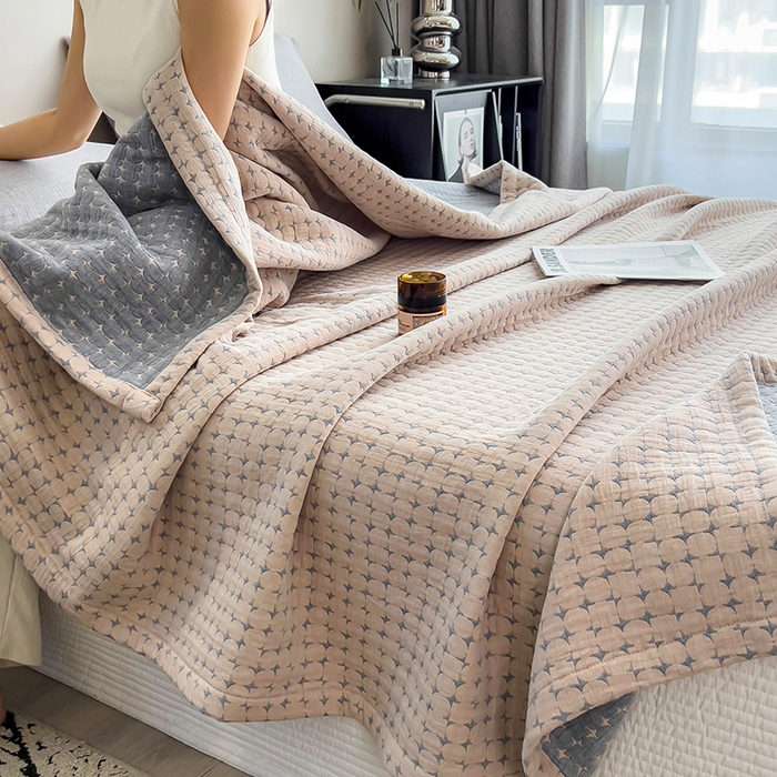 91家纺网 家纺一手货源 找家纺 世纪绒品 2025新款A类全棉纯棉三层纱多功能毛巾被盖毯床单夏被夏凉被空调被 时光-浅咖