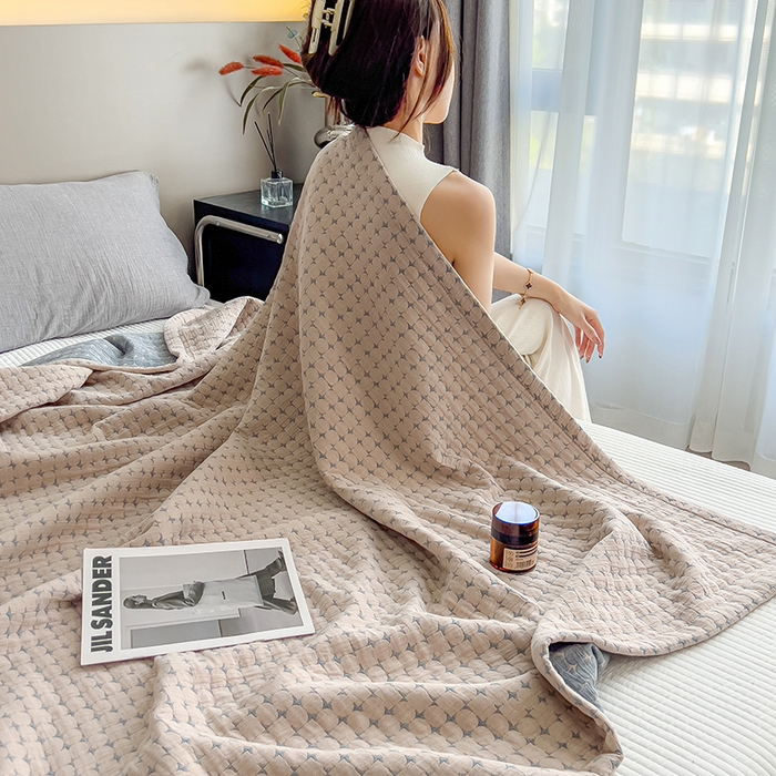 91家纺网 家纺一手货源 找家纺 世纪绒品 2025新款A类全棉纯棉三层纱多功能毛巾被盖毯床单夏被夏凉被空调被 时光-浅咖