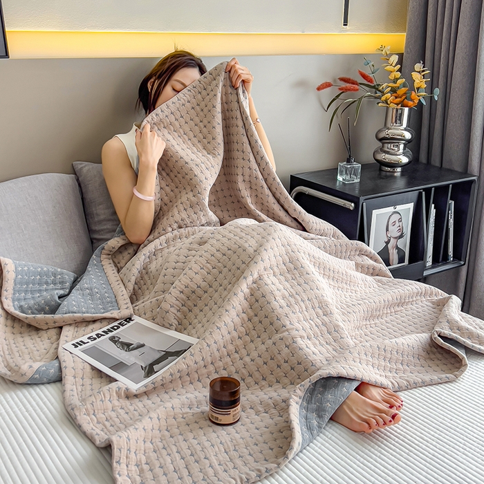 91家纺网 家纺一手货源 找家纺 世纪绒品 2025新款A类全棉纯棉三层纱多功能毛巾被盖毯床单夏被夏凉被空调被 时光-浅咖