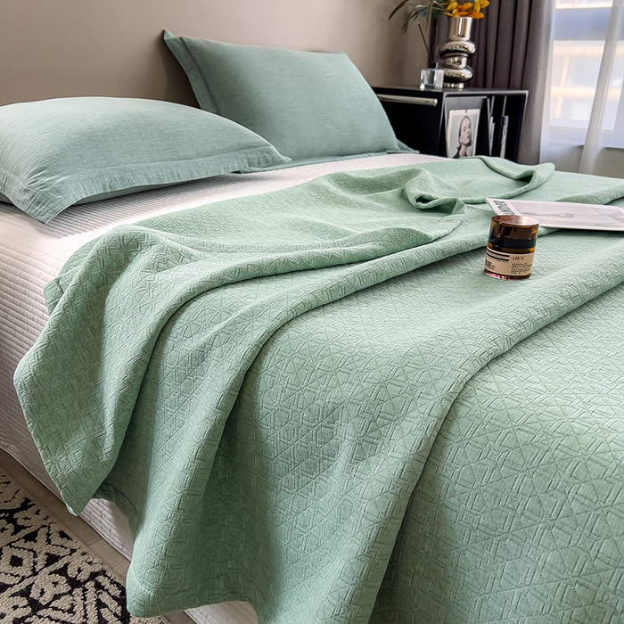 91家纺网 家纺一手货源 找家纺 世纪绒品 2025新款A类全棉纯棉三层纱多功能毛巾被盖毯床单夏被夏凉被空调被 素影-绿