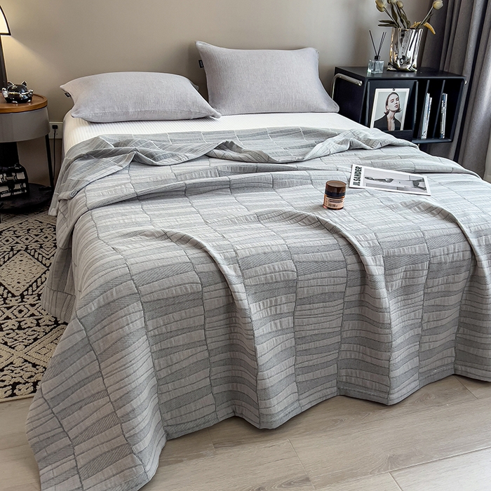 91家纺网 家纺一手货源 找家纺 世纪绒品 2025新款A类全棉纯棉三层纱多功能毛巾被盖毯床单夏被夏凉被空调被 知意-灰