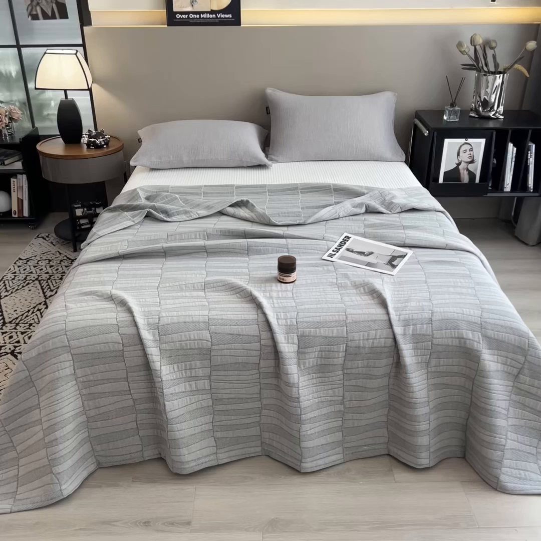 91家纺网 家纺一手货源 找家纺 世纪绒品 2025新款A类全棉纯棉三层纱多功能毛巾被盖毯床单夏被夏凉被空调被 知意-灰