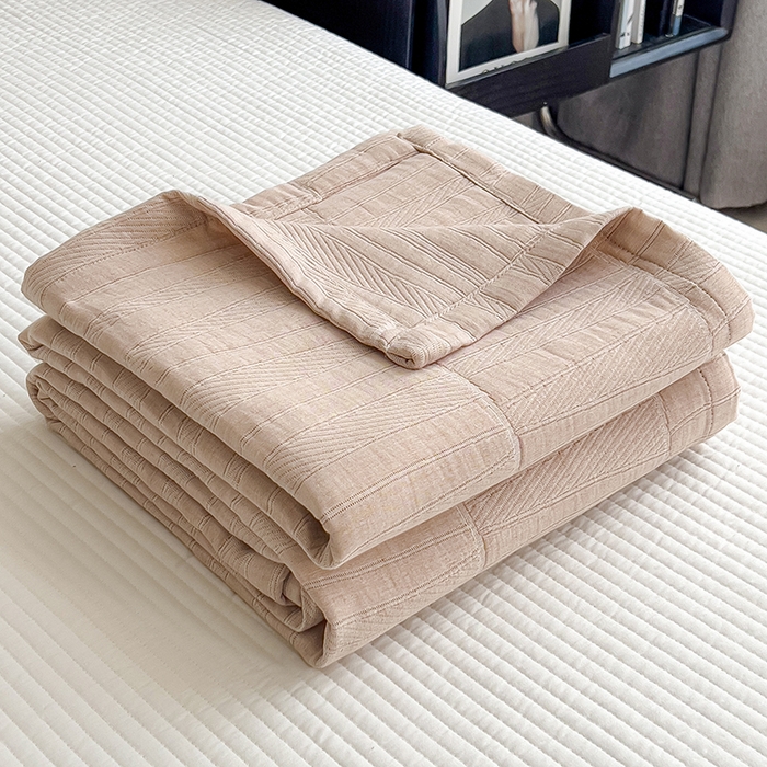 91家纺网 家纺一手货源 找家纺 世纪绒品 2025新款A类全棉纯棉三层纱多功能毛巾被盖毯床单夏被夏凉被空调被 知意-咖