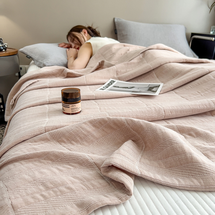 91家纺网 家纺一手货源 找家纺 世纪绒品 2025新款A类全棉纯棉三层纱多功能毛巾被盖毯床单夏被夏凉被空调被 知意-咖