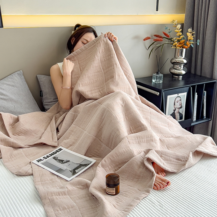 91家纺网 家纺一手货源 找家纺 世纪绒品 2025新款A类全棉纯棉三层纱多功能毛巾被盖毯床单夏被夏凉被空调被 知意-咖