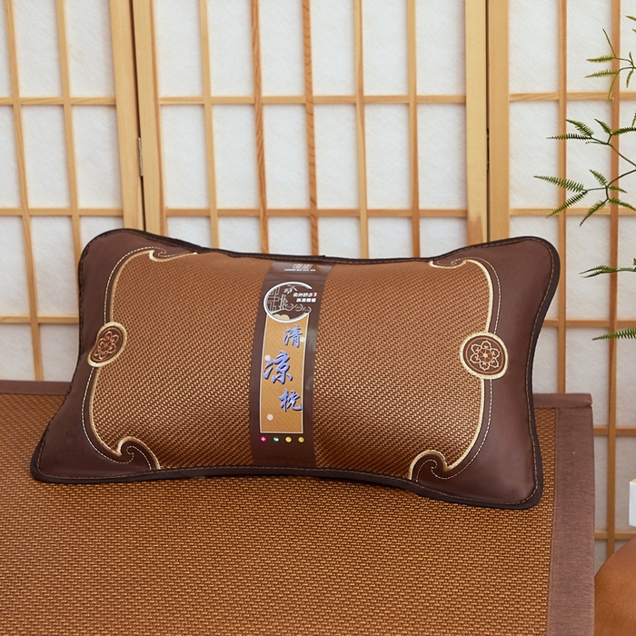 91家纺网 家纺一手货源 找家纺 （总）优波兔 2025新款夏凉枕冰藤中式一体式绣花圆枕（37x57）荞麦壳枕