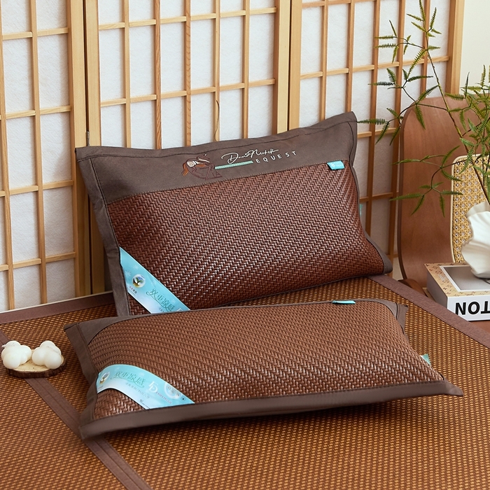 91家纺网 家纺一手货源 找家纺 （总）优波兔 2025新款夏凉枕野山藤大气一体式绣花方角（38x58）荞麦壳枕