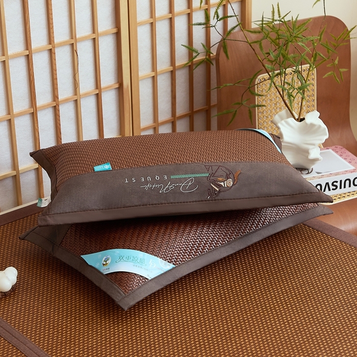 91家纺网 家纺一手货源 找家纺 （总）优波兔 2025新款夏凉枕野山藤大气一体式绣花方角（38x58）荞麦壳枕