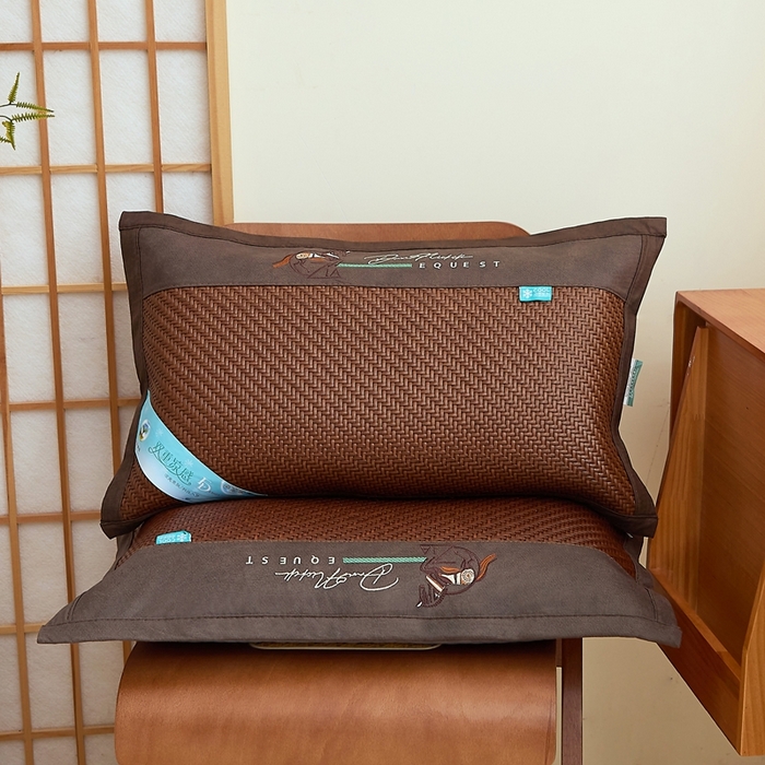 91家纺网 家纺一手货源 找家纺 （总）优波兔 2025新款夏凉枕野山藤大气一体式绣花方角（38x58）荞麦壳枕