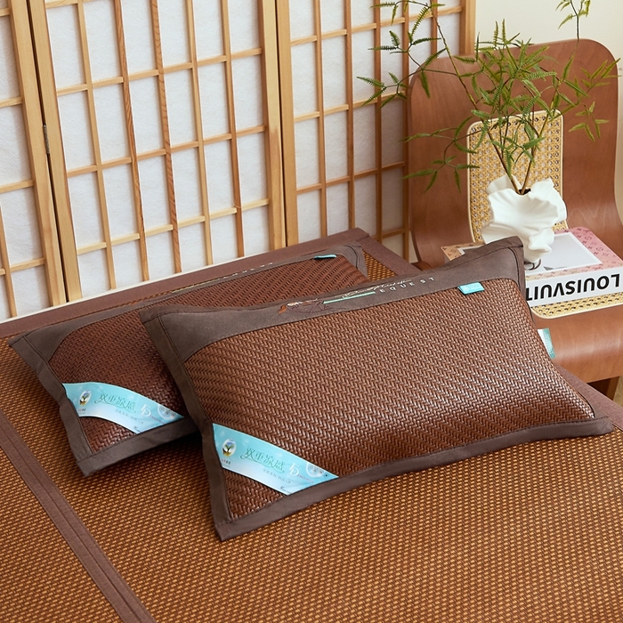 91家纺网 家纺一手货源 找家纺 （总）优波兔 2025新款夏凉枕野山藤大气一体式绣花方角（38x58）荞麦壳枕