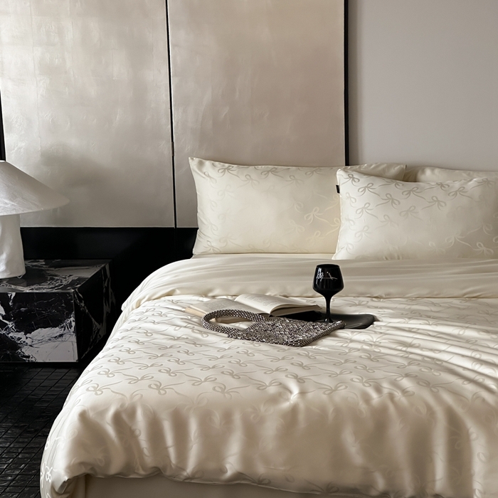 91家纺网 家纺一手货源 找家纺 玉宇阁家居 2025新款60S兰精天丝大提花四件套 半岛茶-奶油色