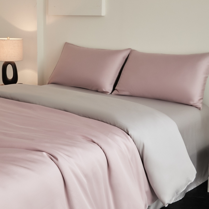 91家纺网 家纺一手货源 找家纺 ONE TWO ONE 121 2025【新款60支进口兰精天丝口袋枕款四件套】双拼四件套床上床品四件套被套床单床笠 温柔紫