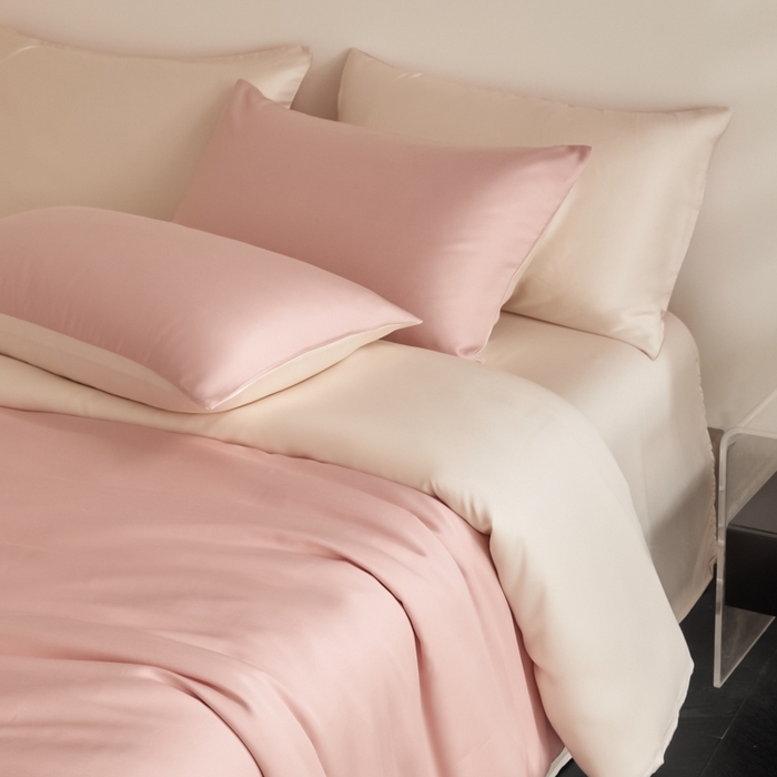 91家纺网 家纺一手货源 找家纺 ONE TWO ONE 121 2025【新款60支进口兰精天丝口袋枕款四件套】双拼四件套床上床品四件套被套床单床笠 妃洛粉