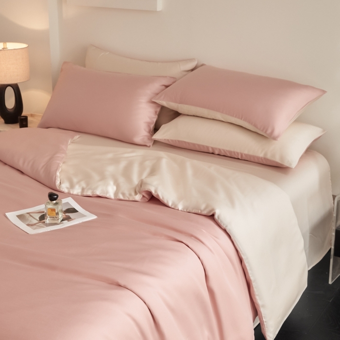 91家纺网 家纺一手货源 找家纺 ONE TWO ONE 121 2025【新款60支进口兰精天丝口袋枕款四件套】双拼四件套床上床品四件套被套床单床笠 妃洛粉