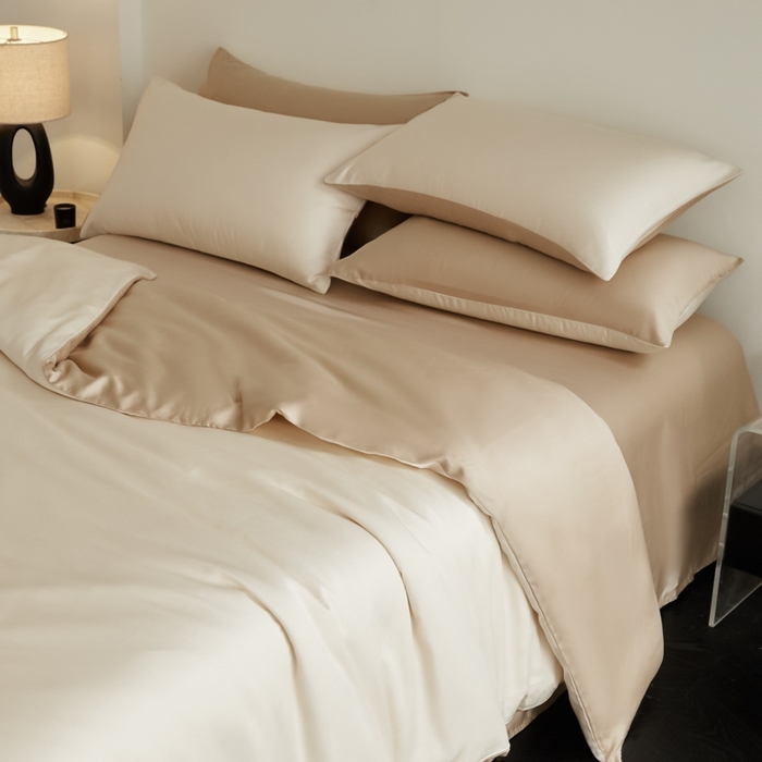 91家纺网 家纺一手货源 找家纺 ONE TWO ONE 121 2025【新款60支进口兰精天丝口袋枕款四件套】双拼四件套床上床品四件套被套床单床笠 松露白