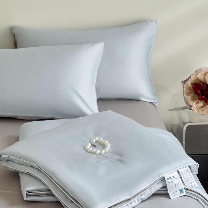 91家纺网 家纺一手货源 找家纺 ONE TWO ONE 121 2025新款天丝夏被夏凉被空调被-清凉与夏系列【填充抗菌纤维有质检】 与夏-水蓝