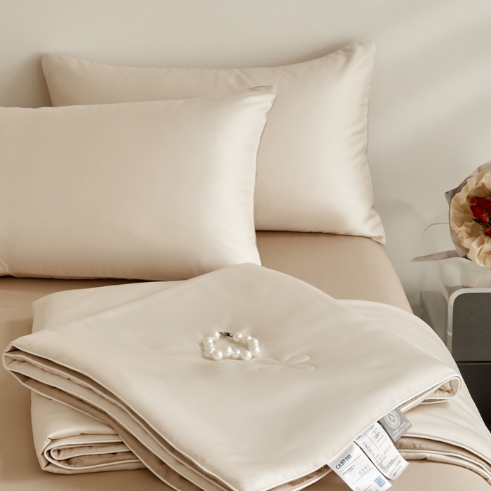 91家纺网 家纺一手货源 找家纺 ONE TWO ONE 121 2025新款天丝夏被夏凉被空调被-清凉与夏系列【填充抗菌纤维有质检】 与夏-松白