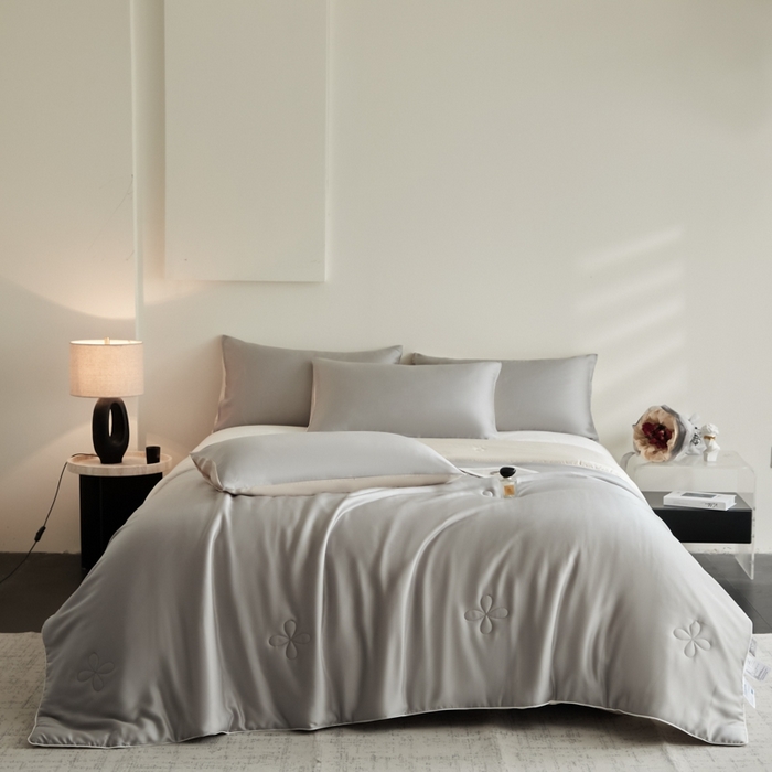 91家纺网 家纺一手货源 找家纺 ONE TWO ONE 121 2025新款天丝夏被夏凉被空调被-清凉与夏系列【填充抗菌纤维有质检】 与夏-米灰