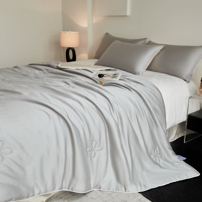 91家纺网 家纺一手货源 找家纺 ONE TWO ONE 121 2025新款天丝夏被夏凉被空调被-清凉与夏系列【填充抗菌纤维有质检】 与夏-米灰