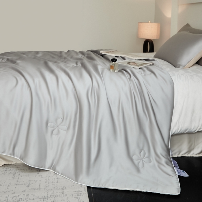 91家纺网 家纺一手货源 找家纺 ONE TWO ONE 121 2025新款天丝夏被夏凉被空调被-清凉与夏系列【填充抗菌纤维有质检】 与夏-米灰