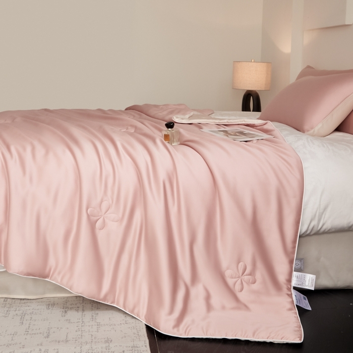 91家纺网 家纺一手货源 找家纺 ONE TWO ONE 121 2025新款天丝夏被夏凉被空调被-清凉与夏系列【填充抗菌纤维有质检】 与夏-蜜粉