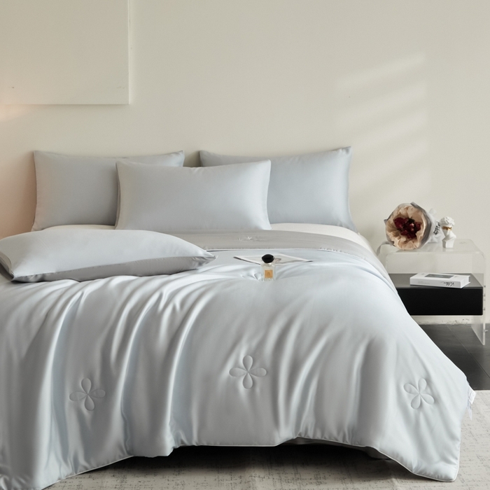 91家纺网 家纺一手货源 找家纺 ONE TWO ONE 121 2025新款天丝夏被夏凉被空调被-清凉与夏系列【填充抗菌纤维有质检】 与夏-水蓝