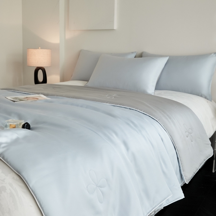 91家纺网 家纺一手货源 找家纺 ONE TWO ONE 121 2025新款天丝夏被夏凉被空调被-清凉与夏系列【填充抗菌纤维有质检】 与夏-水蓝