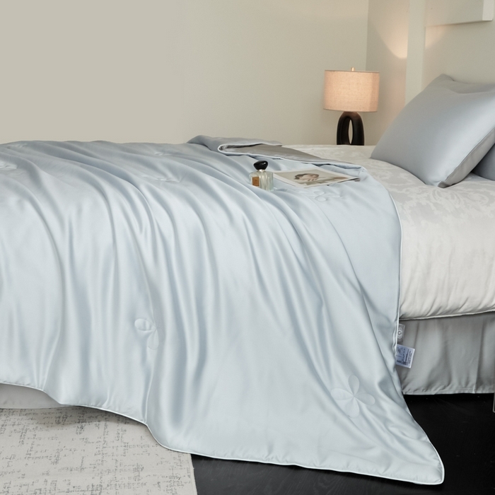 91家纺网 家纺一手货源 找家纺 ONE TWO ONE 121 2025新款天丝夏被夏凉被空调被-清凉与夏系列【填充抗菌纤维有质检】 与夏-水蓝