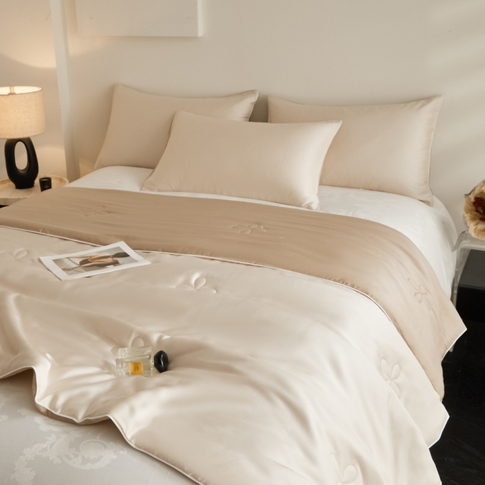 91家纺网 家纺一手货源 找家纺 ONE TWO ONE 121 2025新款天丝夏被夏凉被空调被-清凉与夏系列【填充抗菌纤维有质检】 与夏-松白