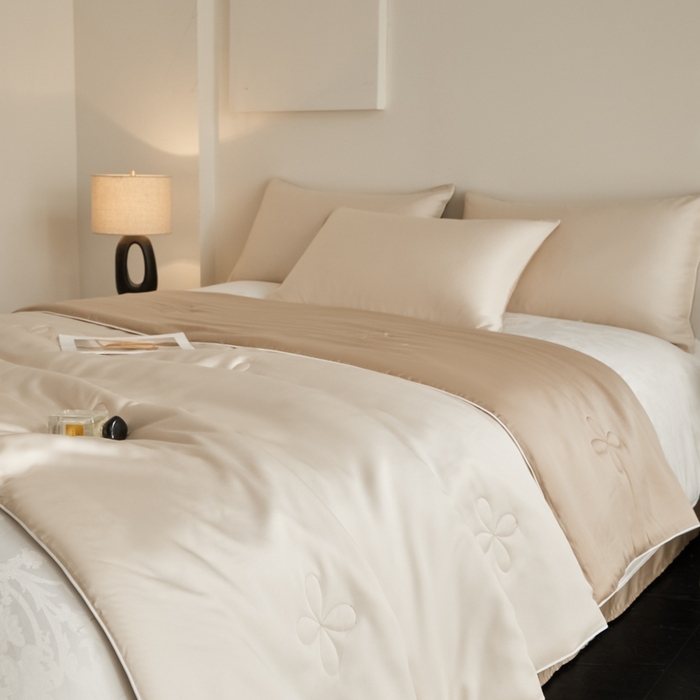 91家纺网 家纺一手货源 找家纺 ONE TWO ONE 121 2025新款天丝夏被夏凉被空调被-清凉与夏系列【填充抗菌纤维有质检】 与夏-松白