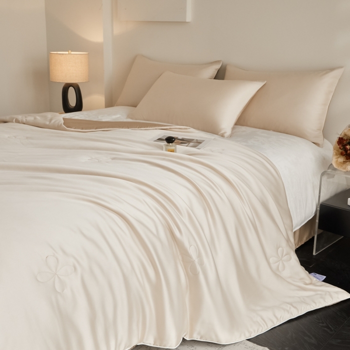 91家纺网 家纺一手货源 找家纺 ONE TWO ONE 121 2025新款天丝夏被夏凉被空调被-清凉与夏系列【填充抗菌纤维有质检】 与夏-松白