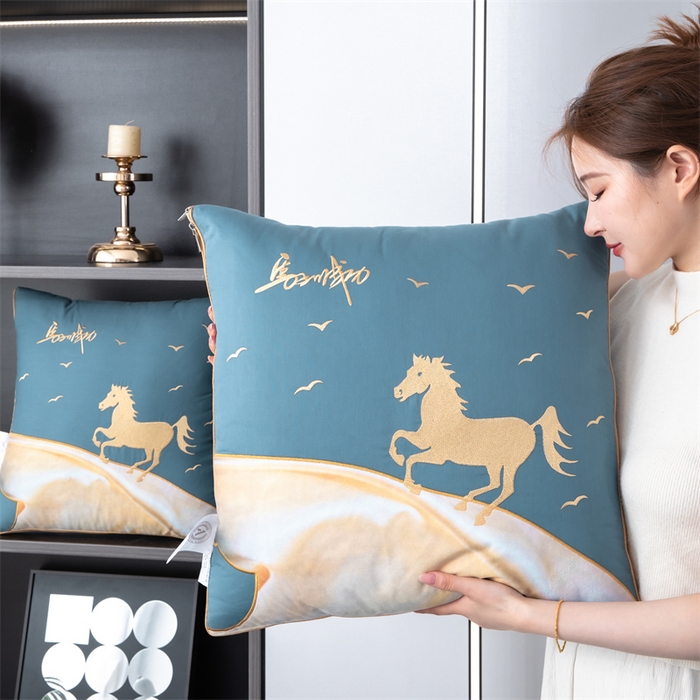 91家纺网 家纺一手货源 找家纺 照世家纺 2025新款全棉A类马上成功抱枕被 湖蓝