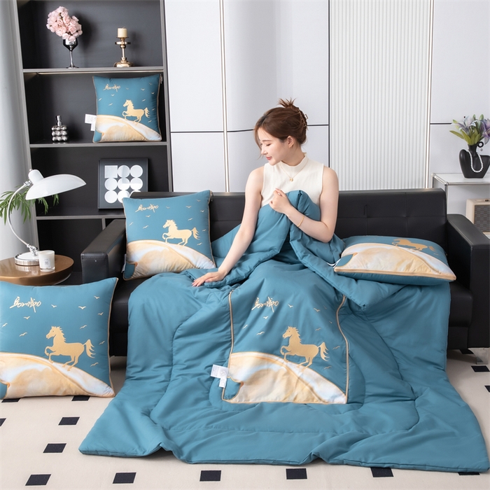 91家纺网 家纺一手货源 找家纺 照世家纺 2025新款全棉A类马上成功抱枕被 湖蓝